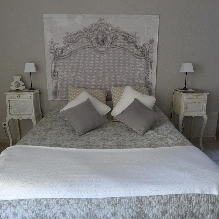 Hotel Domaine De La Manse Villeneuve-de-Berg Pokój zdjęcie